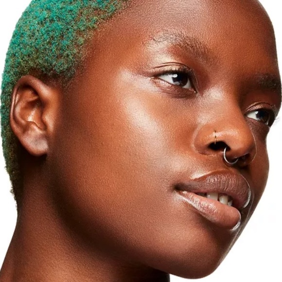 x1 MAC STUDIO RADIANCE MOISTURIZING + ILLUMINATING SILKY PRIMER 30 ML BN BOXED - Picture 3 of 13